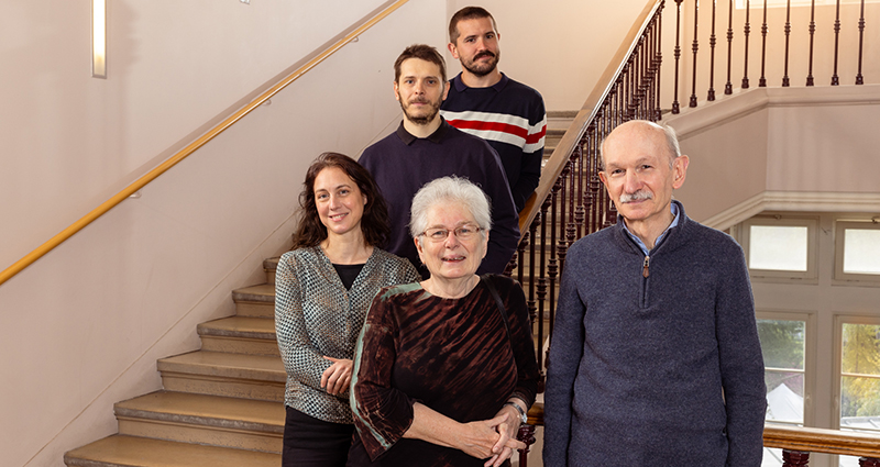 Equipe ArchEthno, de h. en b. et de g. à d., Arnaud Trouche, Carlo Maria Zölf, Agnès Tricoche, Florence Weber et José Sastre