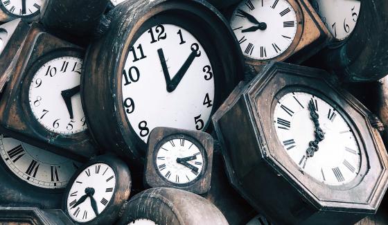 Arman - L’heure de tous (1985) Gare saint Lazare Paris - Par Jon Tyson