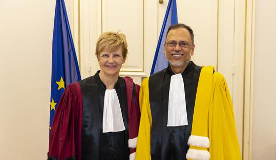 L’ENS remet les insignes de doctorat honoris causa à Dorothy Bishop et Dipesh Chakrabarty