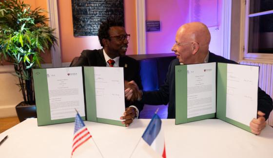 Rodney D. Priestley et Frédéric Worms