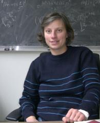 Portrait de Laure Saint-Raymond